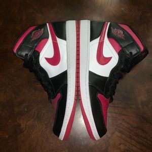 Air Jordan 1 mid